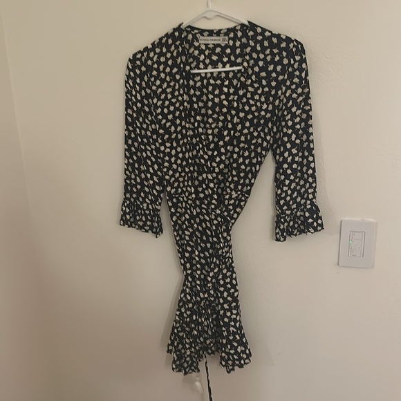 Faithfull The Brand Jasmine Mini Wrap Dress – Navy Floral – Size XS – Boho Fall - Picture 5 of 9